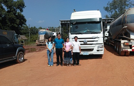 With-customers-in-Lao