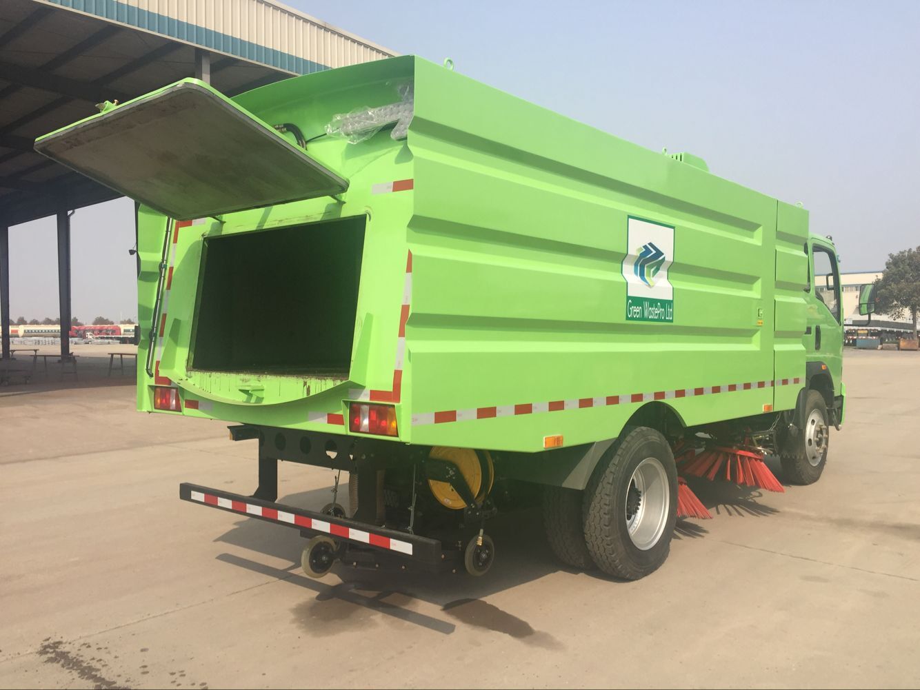 SINOTRUK HOWO 4x2 Road Sweeper Truck