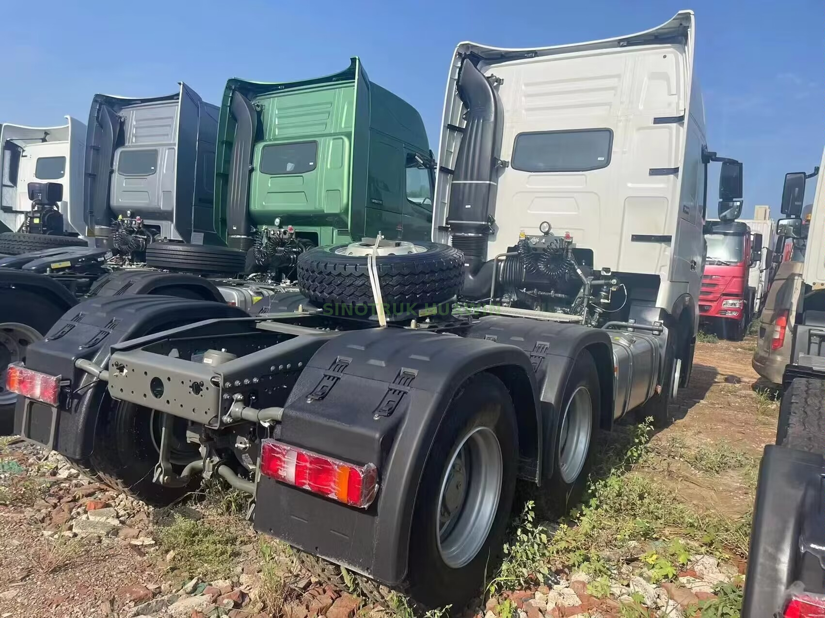 SINOTRUK HOWO A7 6X4 tractor truck