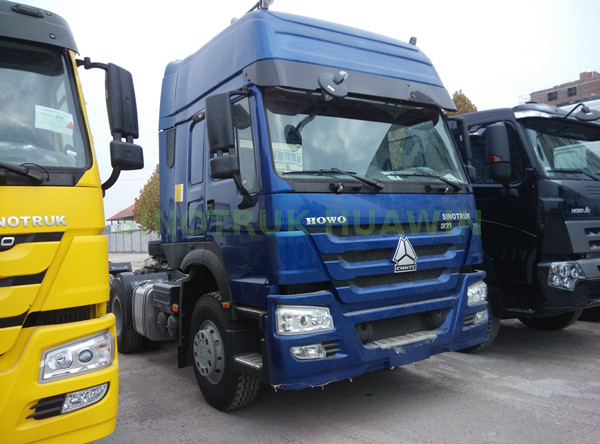 SINOTRUK HOWO 6x4 Tractor Truck with two Sleepers