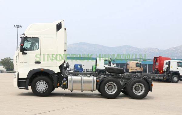 SINOTRUK HOWO T7H 6x4 Tractor Truck for Africa