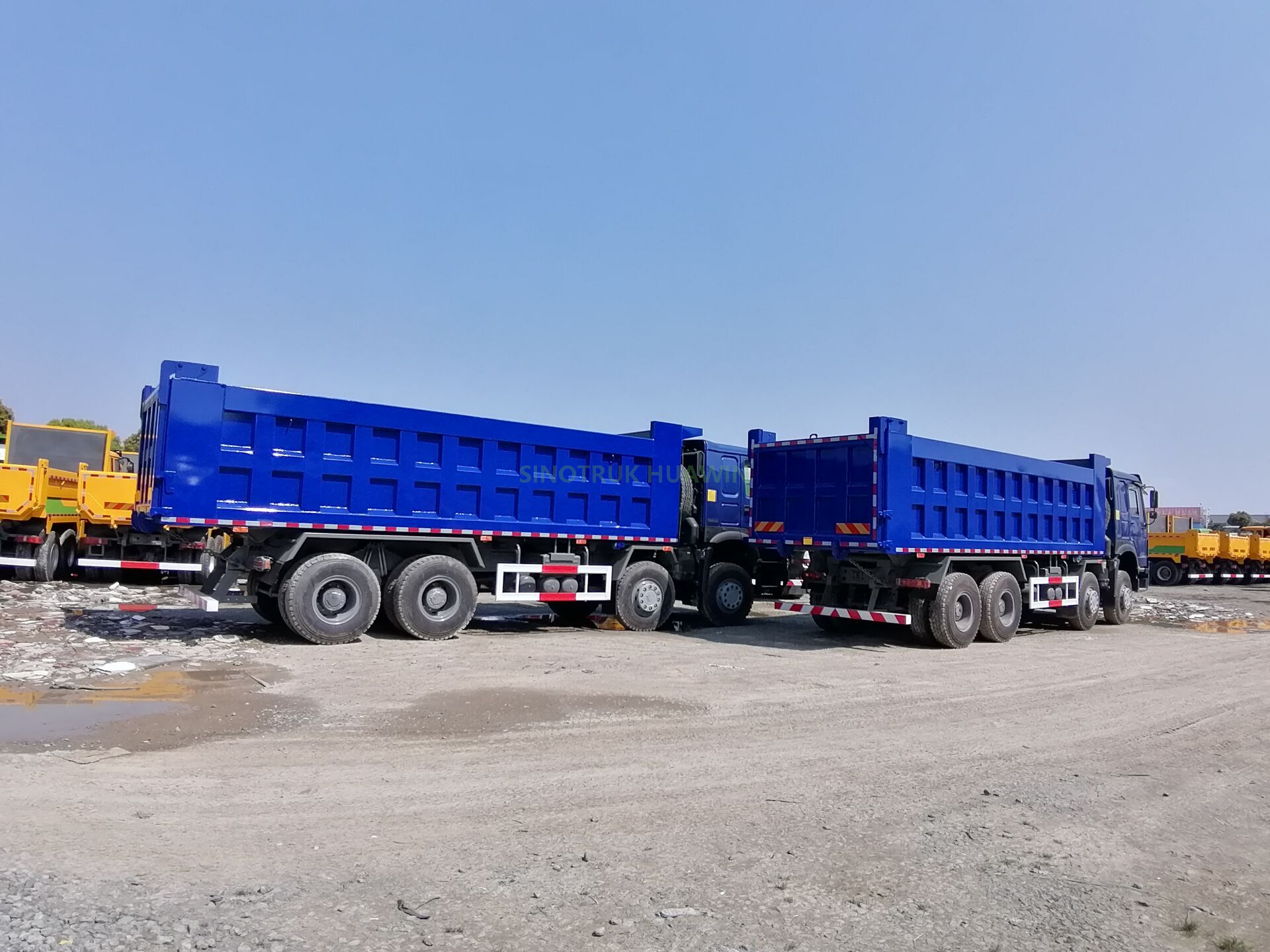 HOWO 8X4 Dump Truck with Front Tipping