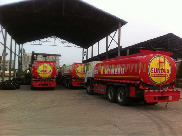 SINOTRUK HOWO 6X4 Refueling Tank Truck