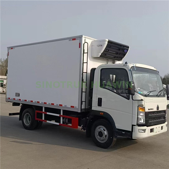 HOWO 4X2 Refrigerator Truck White Color