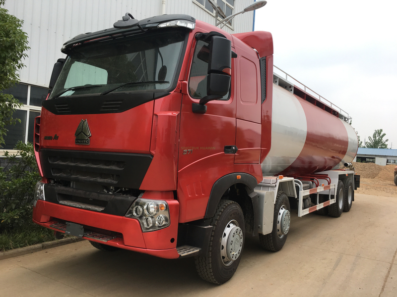 SINOTRUK HOWO 6X4 Bulk Cement Truck for sale