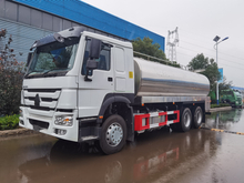 SINOTRUK HOWO 6X4 Milk Transport Truck