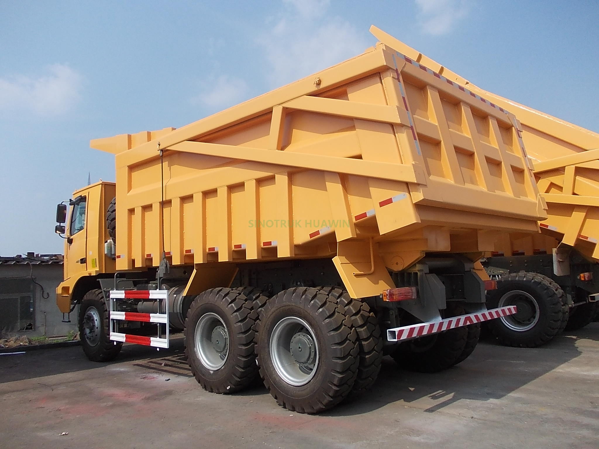 SINOTRUK New Mining 6x4 Dump Truck