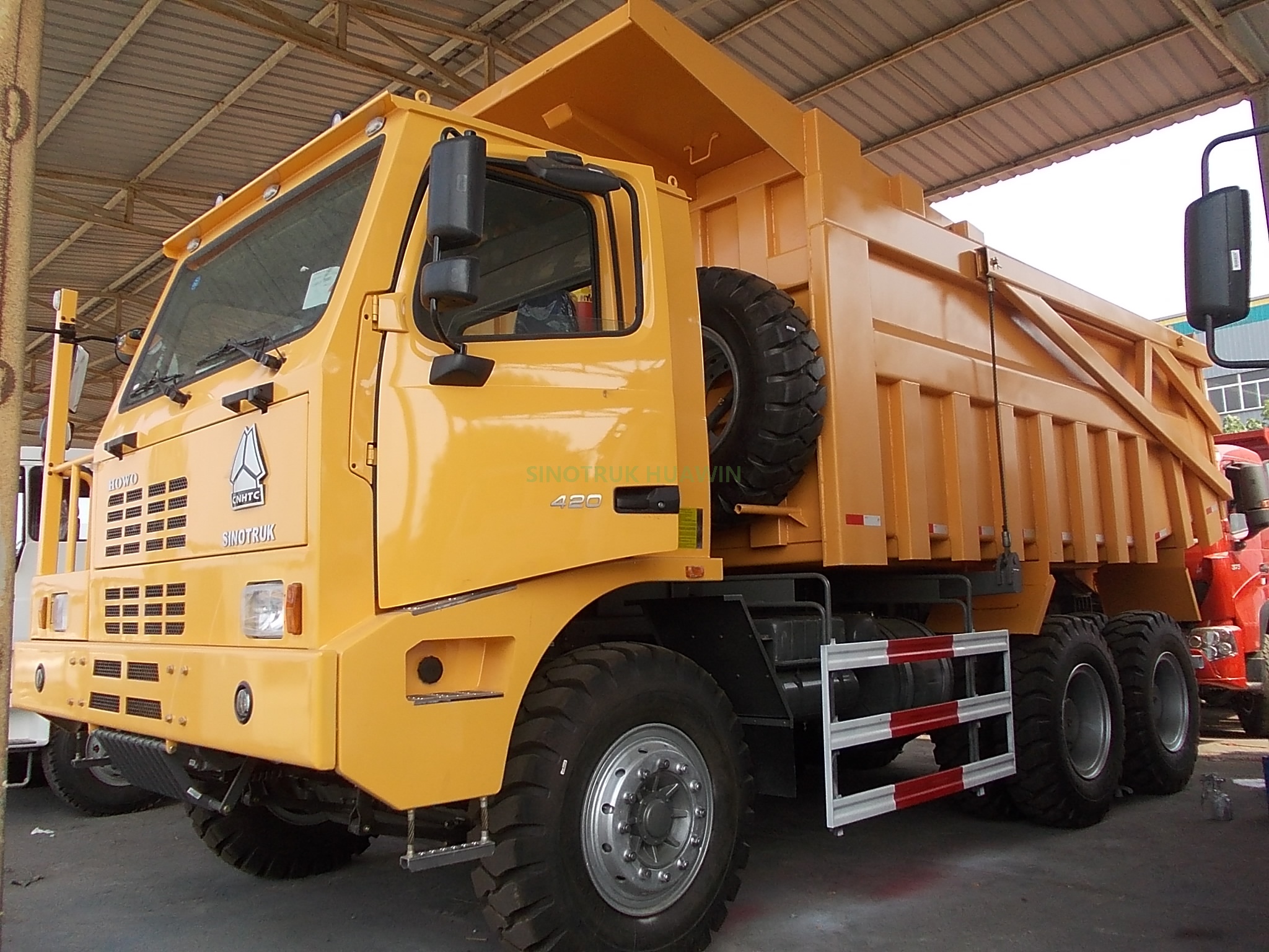 SINOTRUK Brand New Mining 6x4 Dump Truck