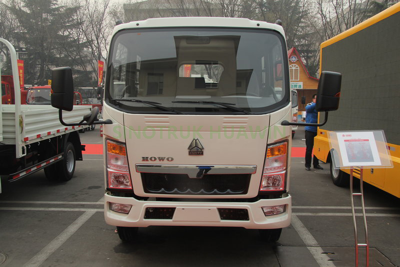 SINOTRUK HOWO Double Cabin 4×2 5-10T Cargo Truck