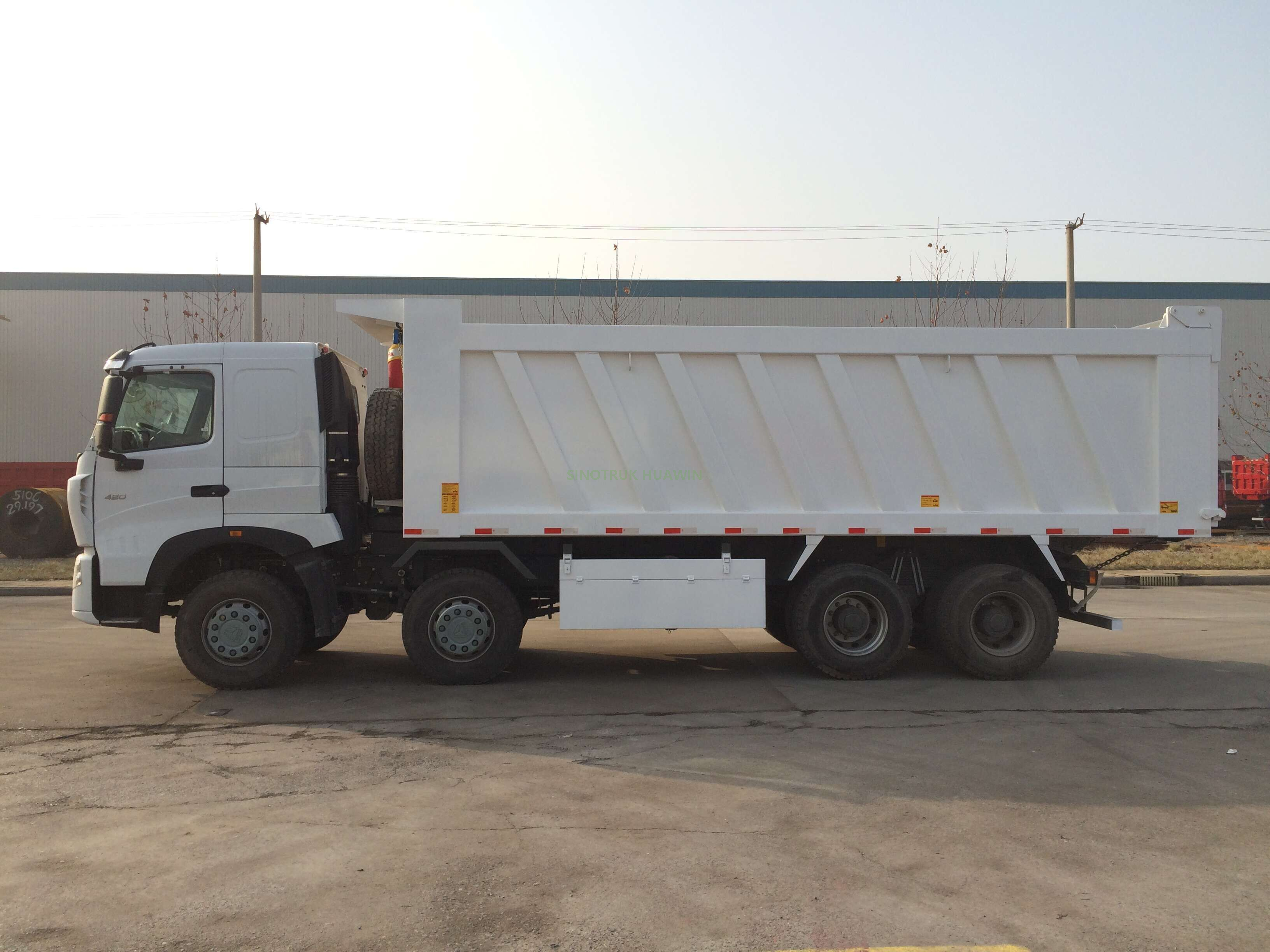 SINOTRUK A7 8X4 Front Tipping Dump Truck for Africa