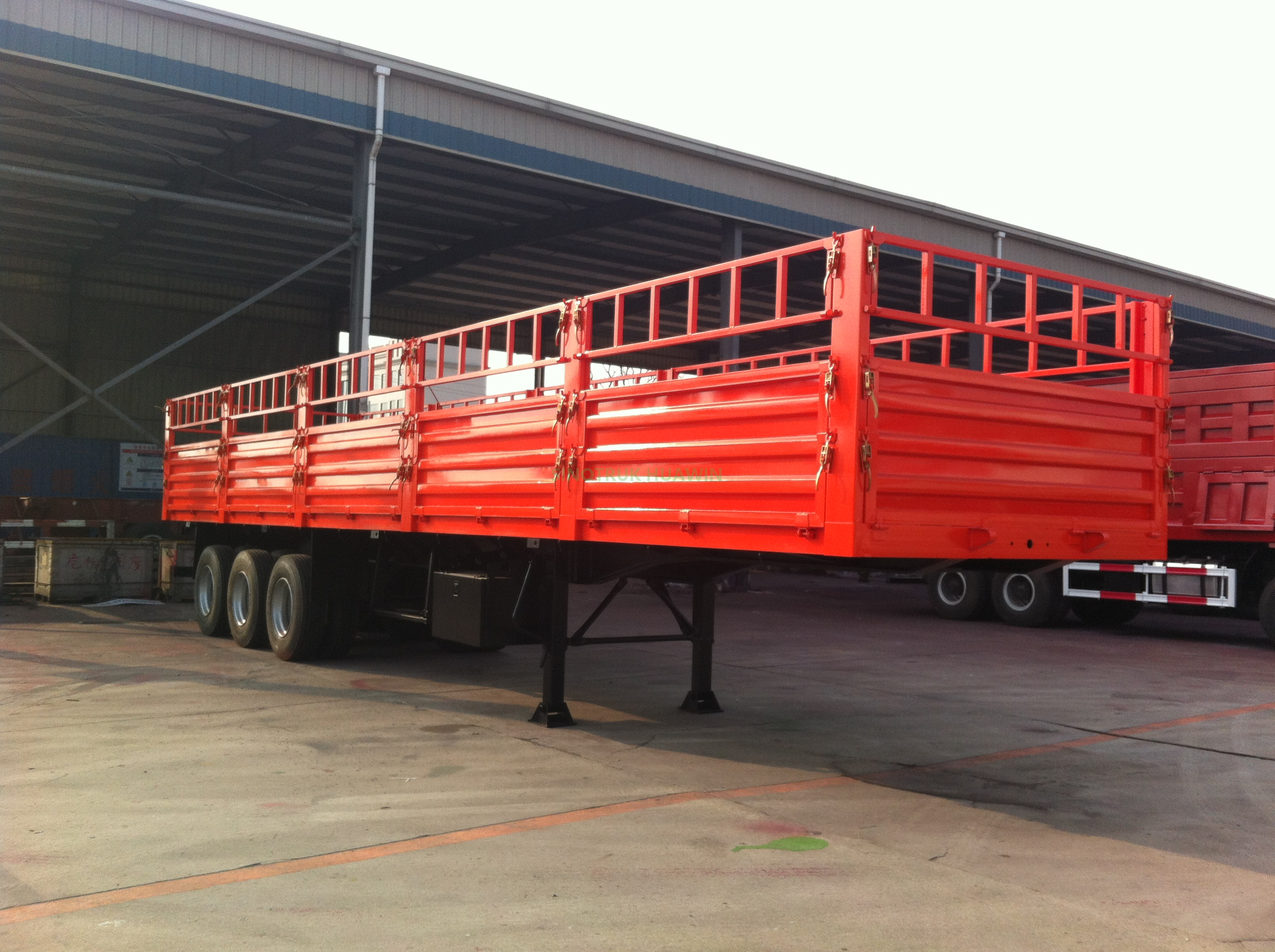 SINOTRUK 40FT 3 Axles Wall Side Semi Trailer 
