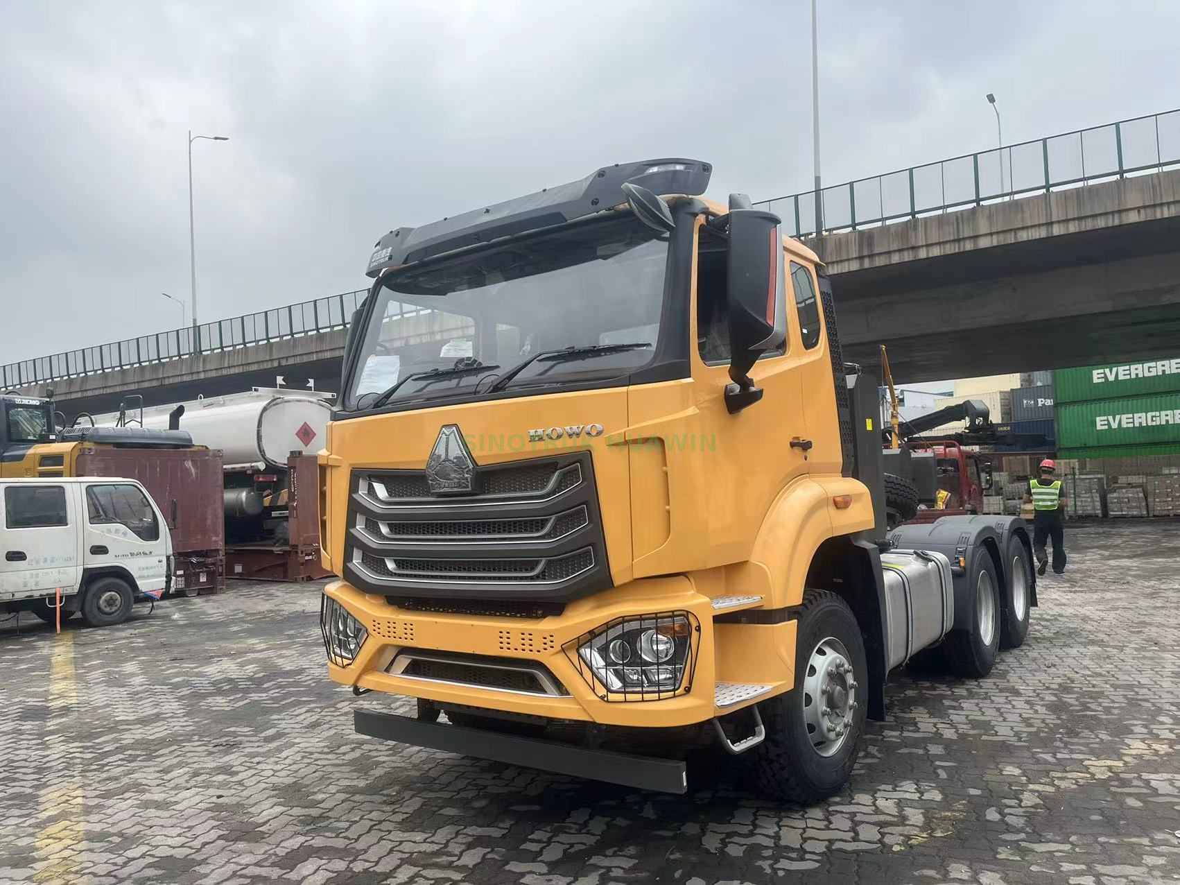 HOWO 6x4 tractor truck 371HP