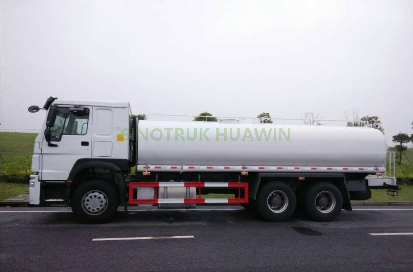 SINOTRUK HOWO 6X4 Water Tank Truck for sale