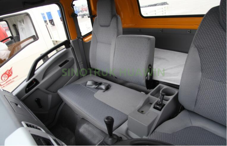 SINOTRUK HOWO 4×2 3T-10T Cargo Truck
