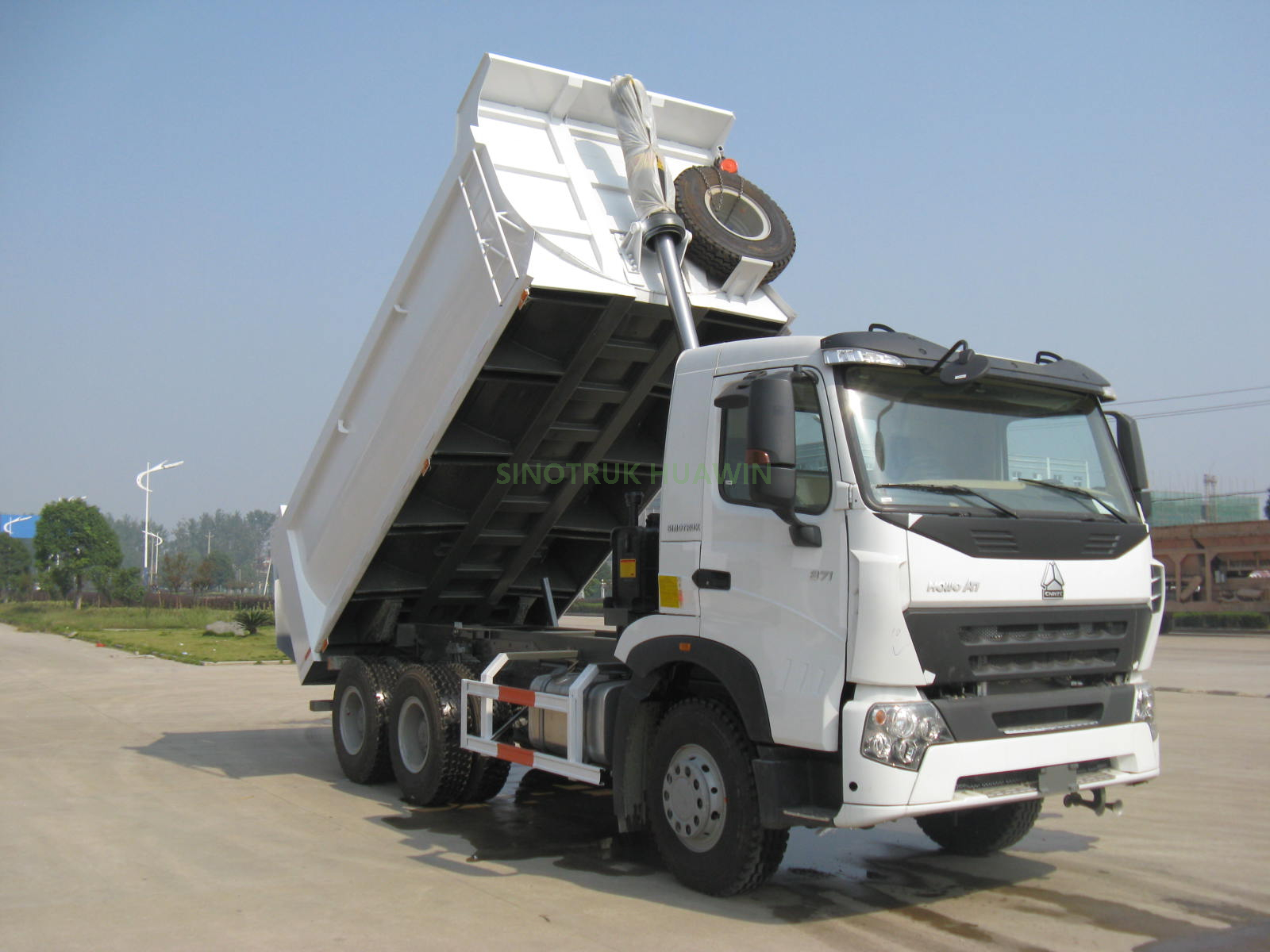 Sinotruk A7 6X4 Front tipping Dump Truck