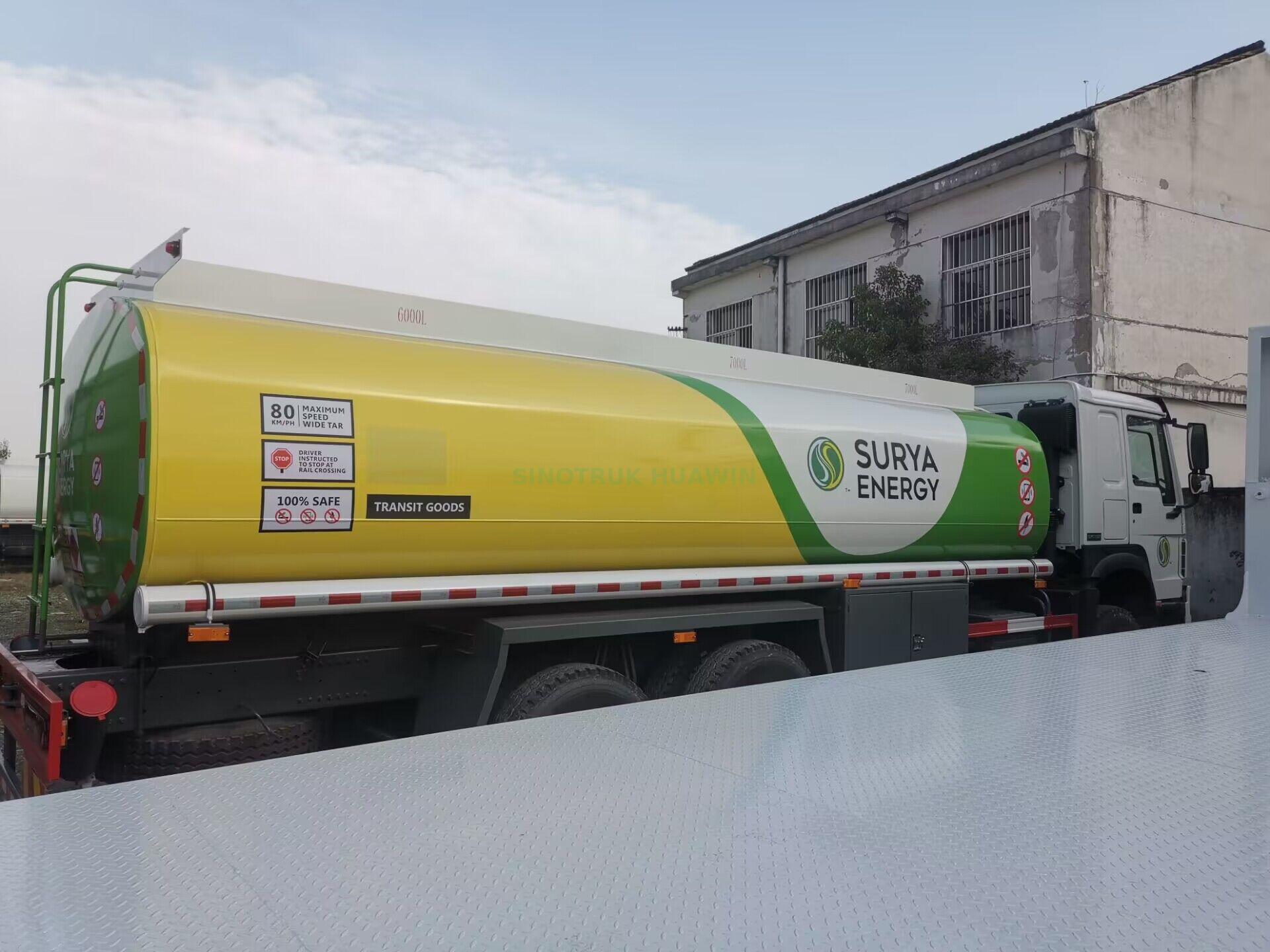 SINOTRUK HOWO 6X4 Fuel Truck-20,000L（NEW BRAND）