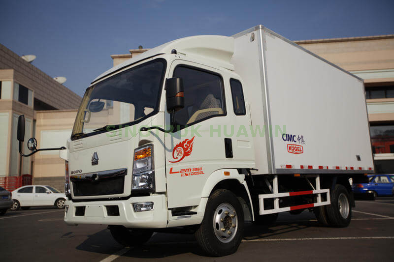 HOWO 4X2 Refrigerator Truck BRAND NEW