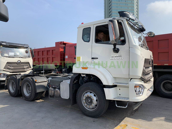 SINOTRUK HOWO E7G 6x4 Tractor Truck for Africa