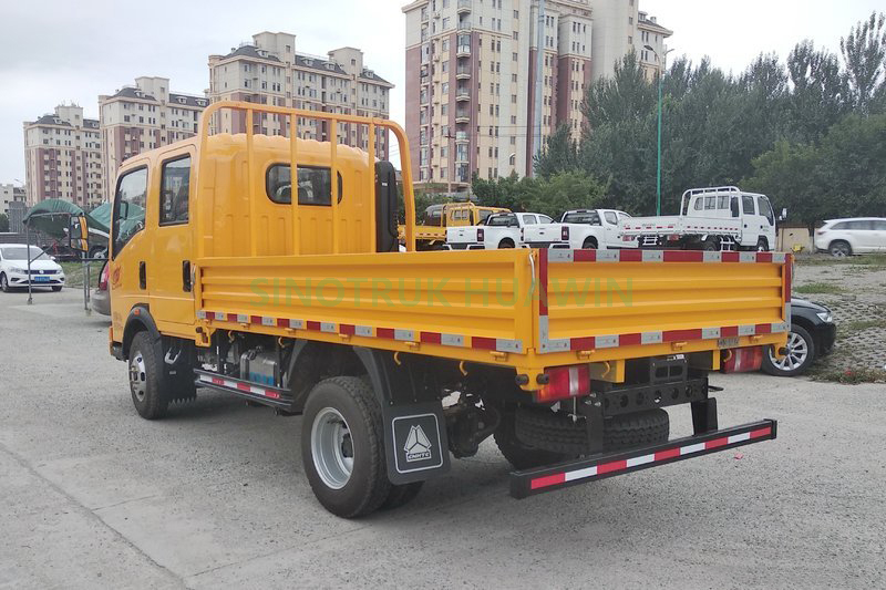 SINOTRUK HOWO Double Cabin 4×2 5-10T Cargo Truck