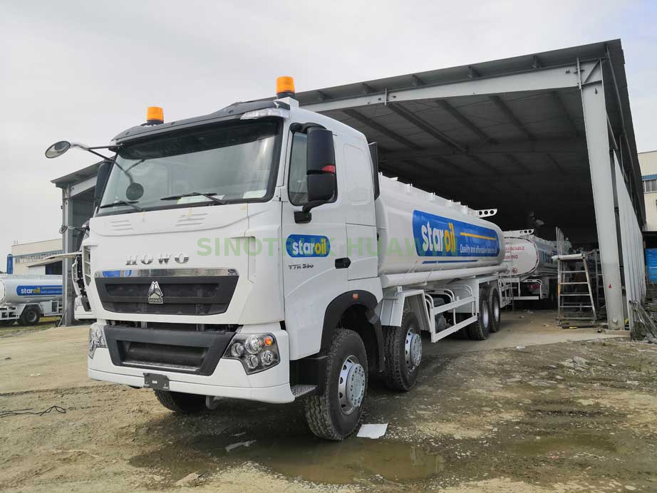 HOWO 8×4 Fuel tank truck 27CBM