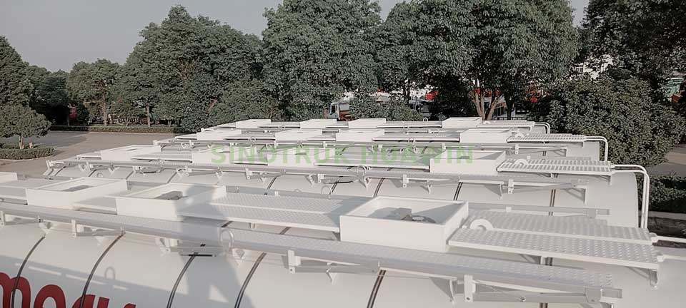 SINOTRUK Palm Oil Tanker Semi-trailer 3-Axle