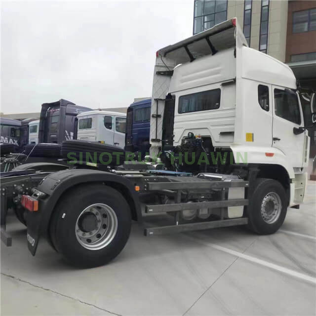 SINOTRUK NX 4X2 Tractor 430hp Saudi Arabia Super Tyre