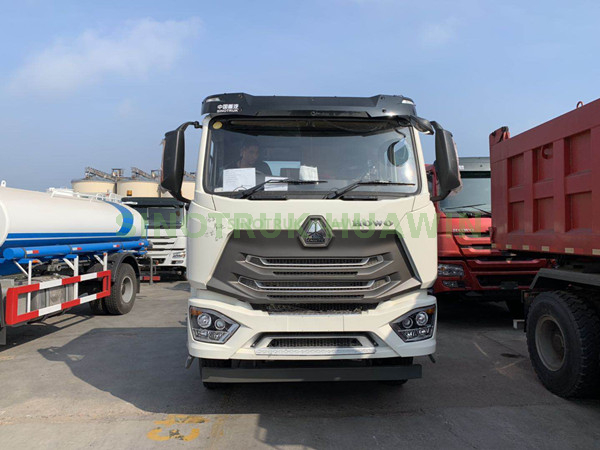 SINOTRUK HOWO E7G 6x4 Tractor Truck for Africa