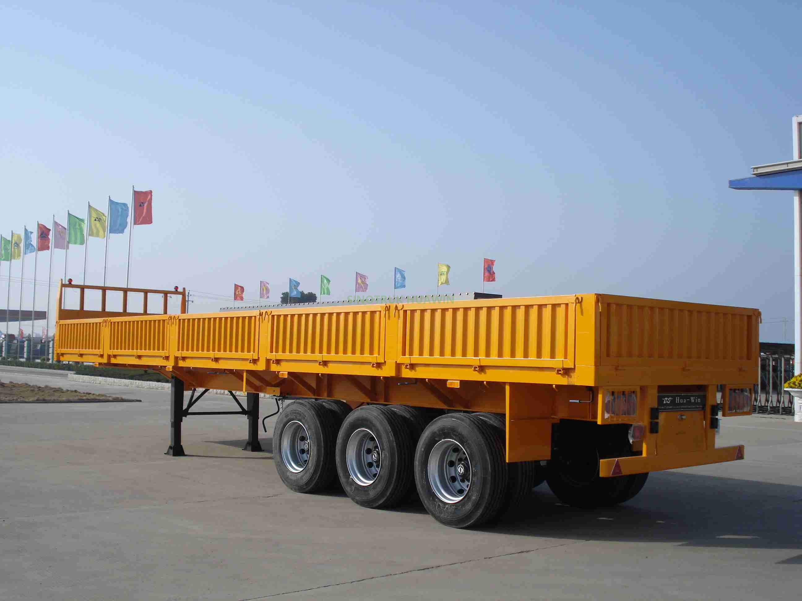 SINOTRUK 40FT 3 Axles Wall Side Semi Trailer 