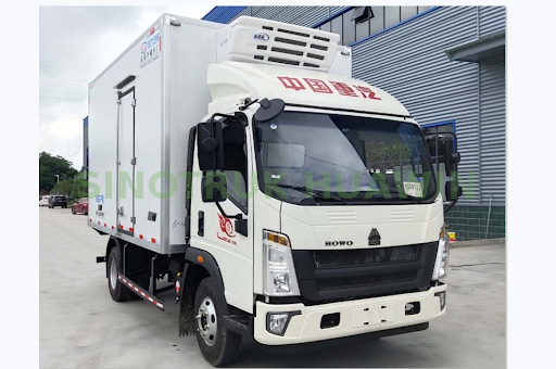 HOWO 4x2 Vaccine Truck