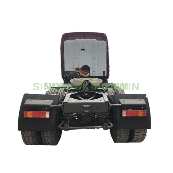 SINOTRUK HOWO 6X4 420hp CNG Tractor Truck