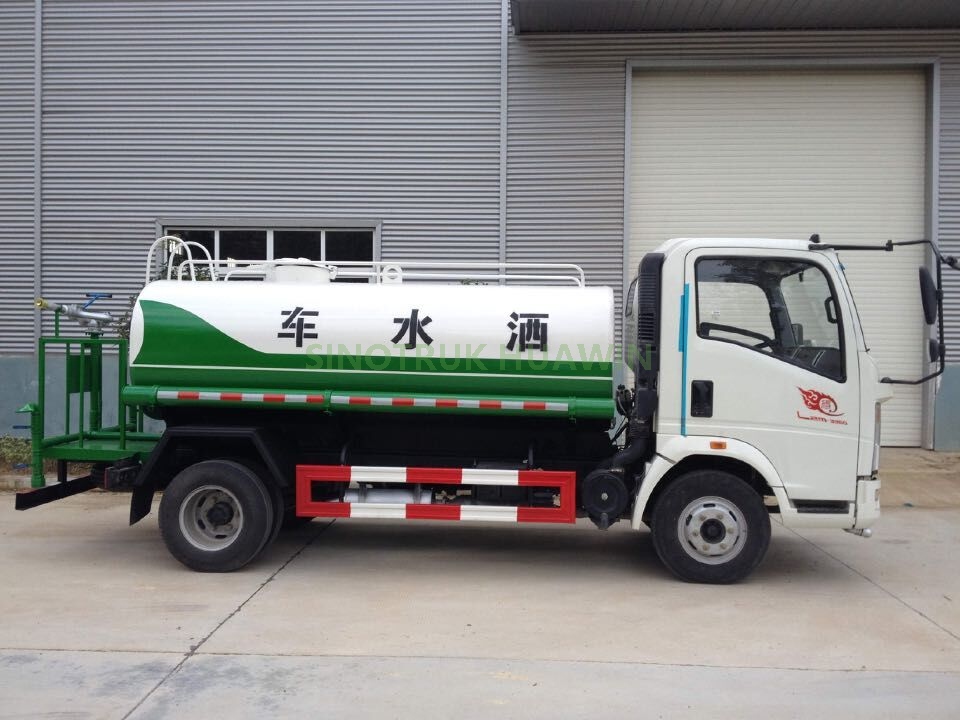 SINOTRUK HOWO 4X2 10000 Liters Water Sprinkle Truck