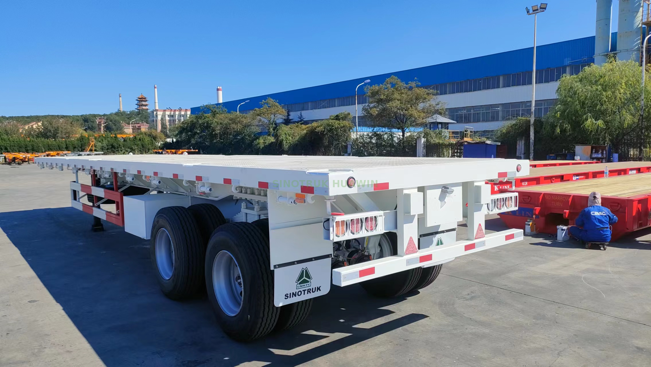 SINOTRUK 40FT 2 axle flatbed semi trailer 