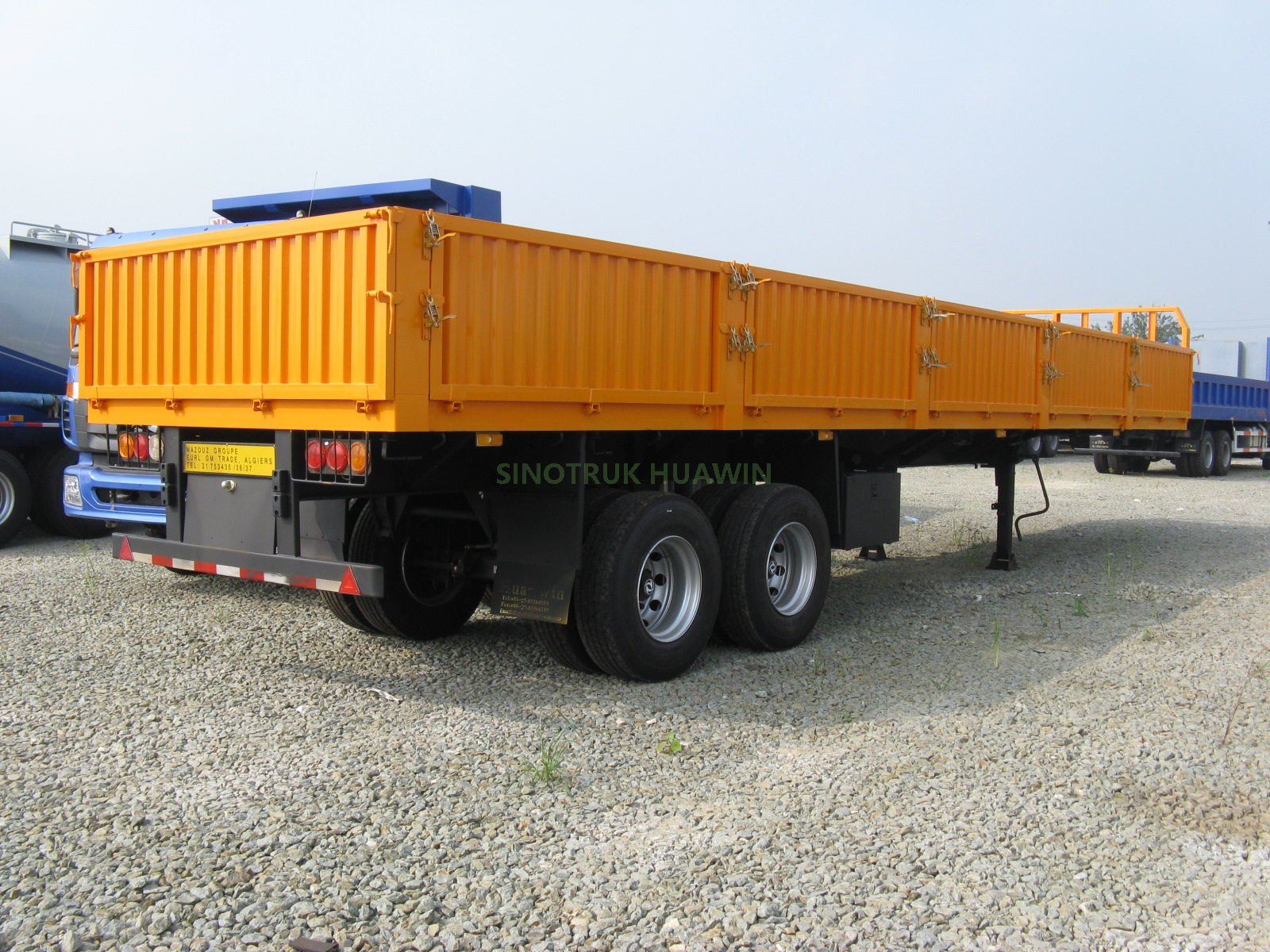 SINOTRUK 40FT 2 Axles Wall Side Semi Trailer 